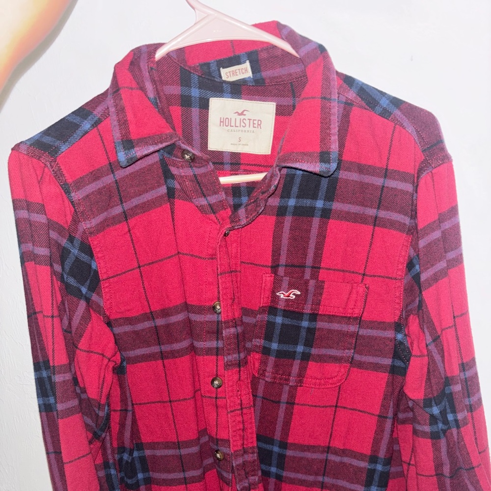 Hollister Red and Navy Plaid Flannel Button-Up
